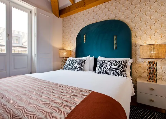 Boutique Rentals-The Alma Apt W/ Balcony